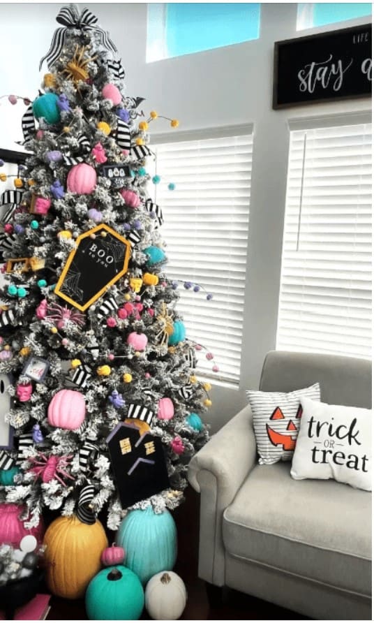 16 The Chic Coffin Halloween Tree