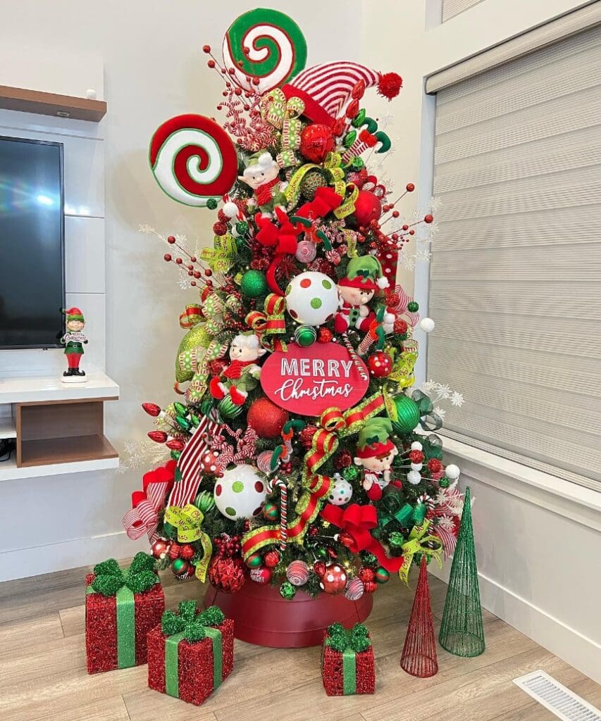 23+ Christmas Tree Decor Ideas Take Your Breath Away 25 Elf Christmas Tree